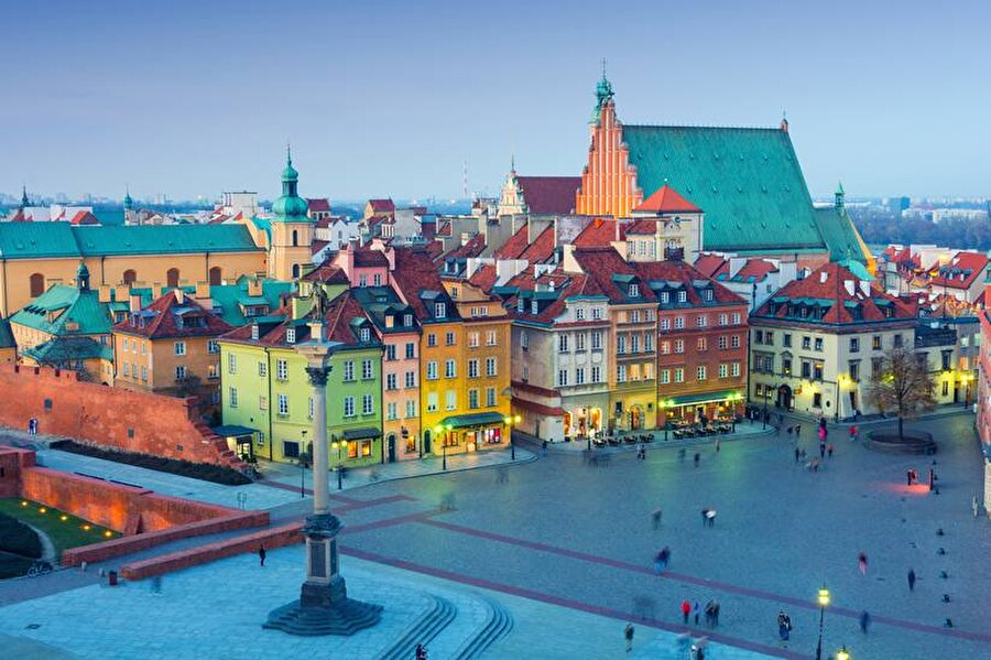 Varşova, Polonya
Varşova'nın Eski Kent bölümü, 1980 yılından beri Unesco Dünya Mirası Listesinde yer almaktadır.