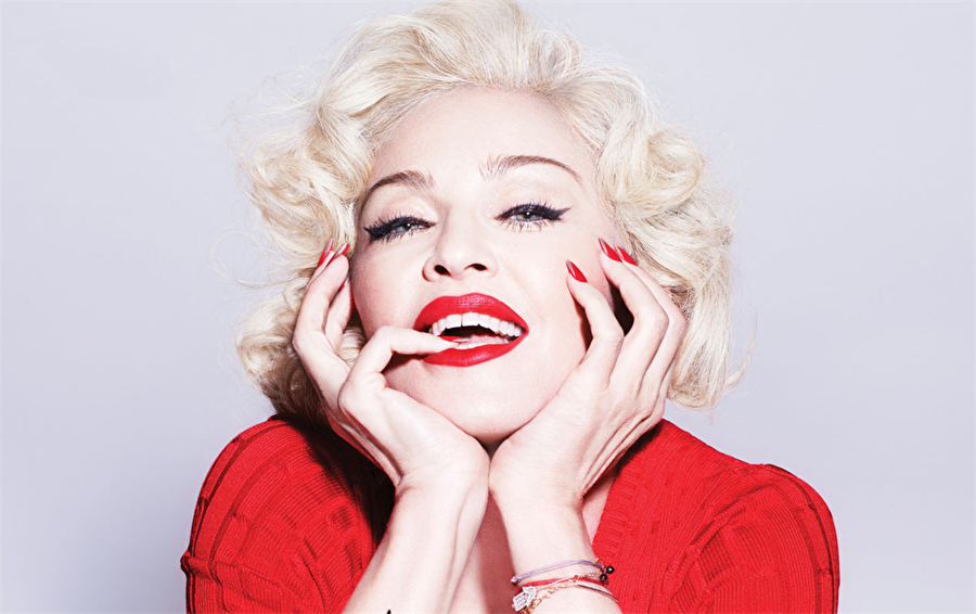Madonna 170 milyon albüm

                                    
                                    
                                
                                