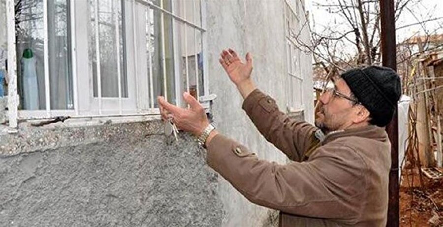 Hırsızlar ihtiyaçları olan her şeyi o evden çalıyor.