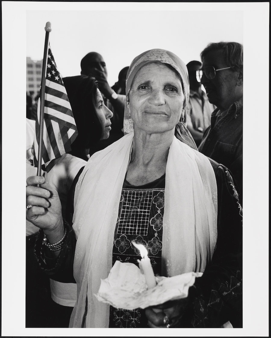 Mel Rosenthal, 2001 'Amerikan bayrağı olan Filistinli kadın'

                                    
                                
