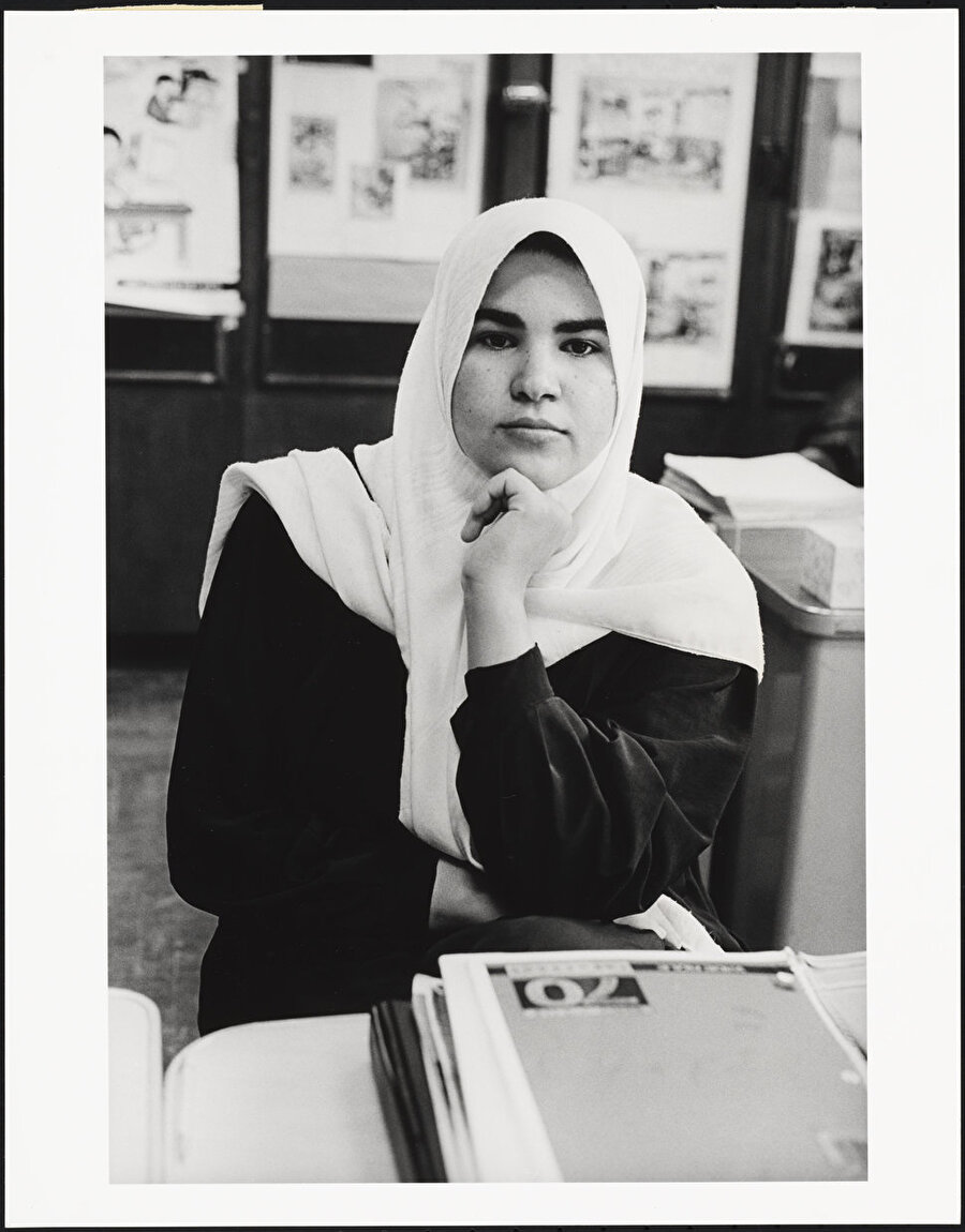 Mel Rosenthal, 1999 ' İngilizce Dil Sınıfında Iraklı Müslüman Kız'

                                    
                                
