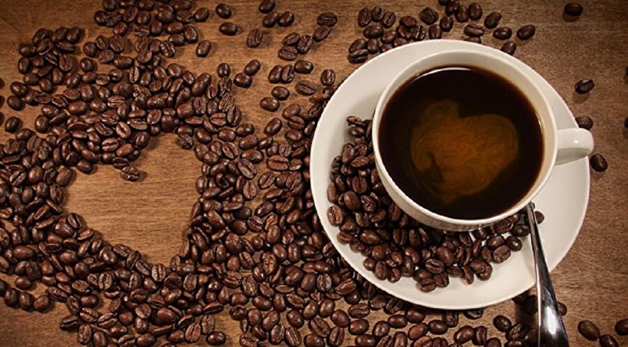 Gübre yerine kullanmak için

                                    
                                    Kahve telvesini eğer elinizde gübre yoksa kullanabilirsiniz. Ve oldukça etkili bir yöntemdir. Bitkinin filizlenmesi için gereken nitrojen kaynağını kahve telvesinden elde edebilirsiniz.
                                
                                