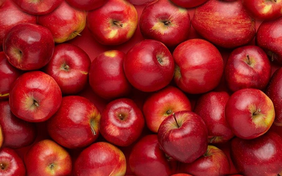 100 gramı 54 kalori olan elma, diyetlerin vazgeçilmezidir.