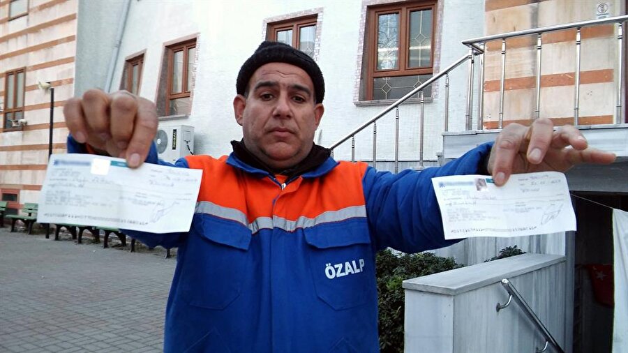 Asgari ücretle çalışan temizlik işçisinden alkışlanacak hareket