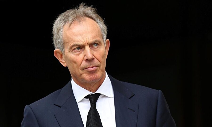 Londra'da Brexit'e ilişkin bir konuşma yapan İngiltere eski başbakanı Tony Blair, ülkesinin AB'de kalması gerektiğini ifade ederek, bunun için mücadele edilmesi çağrısında bulundu. AB referandumu için geçen haziranda sandığa giden halkın, AB'den çıkışa ilişkin şartları bilmeyerek oy kullandığını ve insanların fikrini değiştirme hakkı bulunduğunu vurgulayan Blair, Brexit karşıtlarını bir araya gelerek, ayağa kalkmaya ve birlikten ayrılmak için oy verenlerin fikirlerini değiştirmek için ikna etmeye çağırdı.