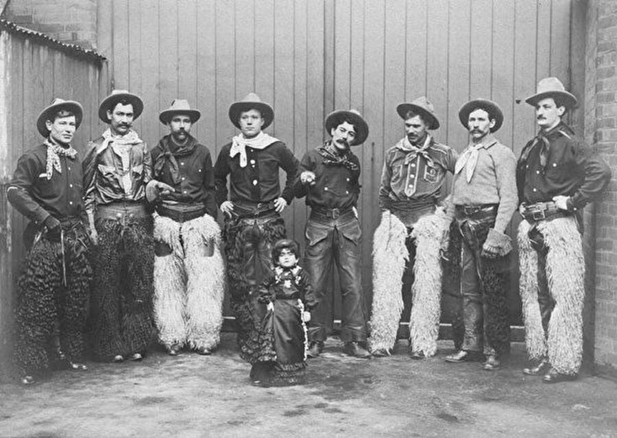 Kovboylar
Vahşi Batı denildiği zaman akla ilk gelenlerden biridir kovboylar... Kovboyların birçoğu tarımla uğraşmanın yanı sıra suç işlemeye de son derece meyilliydi. 

  (Kaynak: listverse.com)
