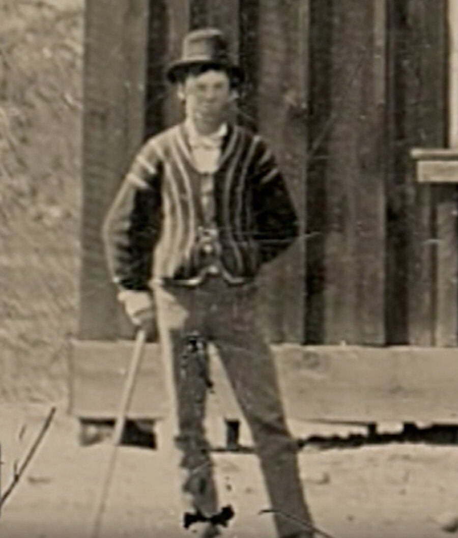 Kanun kaçağının fotoğrafı neredeyse hiç yoktu. Randy, 2 dolara aldığı fotoğrafı yaklaşık 5 milyon dolara sattı.