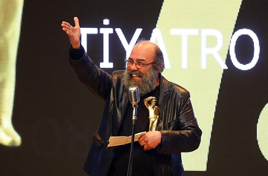 Törende Dram Dalında Yılın En Başarılı Erkek Oyuncu ödülünü Ankara Devlet Tiyatrosu'ndan Oktay Dal aldı.