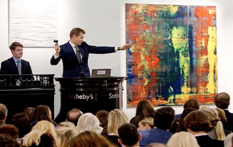 Sanat koleksiyonculuğu
Sanat koleksiyonu yapmak gerçekten cebinde parası olanları yapabileceği bir hobi olduğu için ve belli bir ücreti olmayıp açık artırma usulü olduğu için ilk sırada bunu yazmayı tercih ettik.Malumunuz ne resimler var milyon dolarlara satılıyor. Sanat koleksiyonu yapan kişiler sergilere ve sanat eserleri ile ilgili açık artırmalara düzenli olarak katılırlar ve onlara göre bu bir hobidir. 