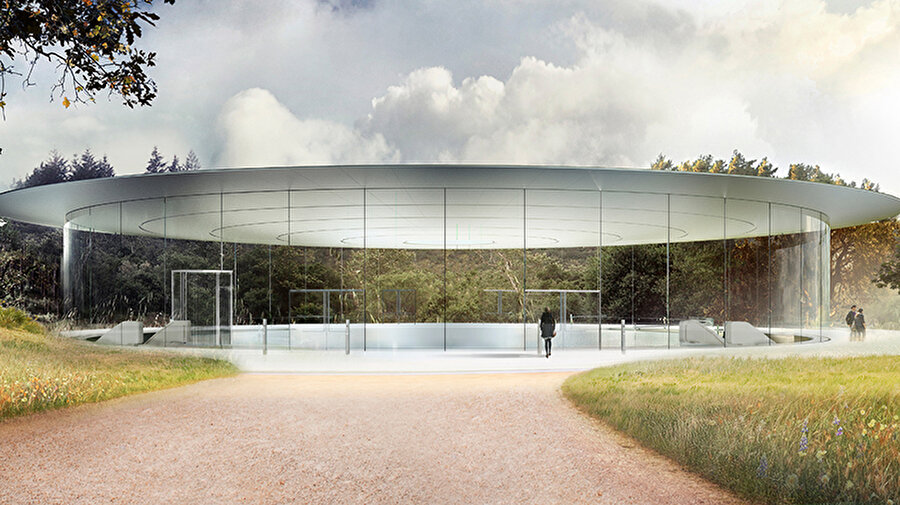 Apple Park'ta aynı zamanda bir oditoryum bulunacak ve tüm gelecek ürünlerin lansmanı buradan yapılacak. Apple bu oditoryumun adının Steve Jobs olacağını açıkladı.