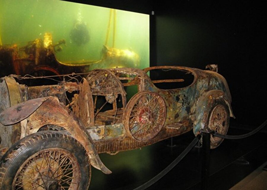 Bir açık artırma sonucu 370 bin dolara California'daki Mullin Otomotiv Müzesi tarafından satın alınır. Ve 2010 yılından beri müzenin özel bir bölümünde sergilenmeye başlanır.


Kaynak:Habertürk