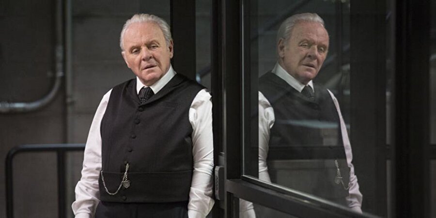 Westworld

                                    İlk sırada bir dizi olan Westworld'ü koymayı tercih ettik. Çünkü hala devam eden son dönemlerin en iyi kurgusuna sahip dizilerinden birisi olarak gösterilen Westworld sadece Anthony Hopkins oynadığı için bile izlenebilir. Konusunu merak edenler için; gelecek bir zamanda zengin kesimi eğlendirme amacıyla kurulan bir park anlatılmaktadır. Park kovboyların yaşadığı dönemde yapay zekalar ile geçmektedir.
                                