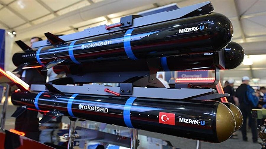  Roketsan'ın Mühendislik Direktörü Cenk Önen, yaptığı açıklamada, dünyanın önde gelen hava savunma ve sivil havacılık firmalarının katıldığı fuarda, hedeflerinden birinin Avustralya Silahlı Kuvvetleri'ne SOM-J füze sitemini pazarlamak olduğunu söyledi.