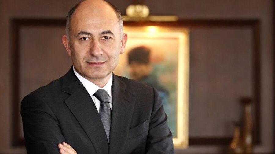 Erman Ilıcak

                                    
                                    Rönesans Holding - 2.3 milyar dolar
                                
                                