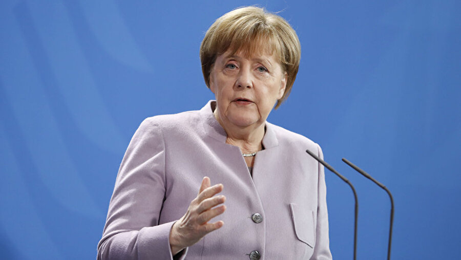 Merkel, benim bir suçum yok, kararı mahkeme vermiş havasında

                                    
                                    Almanya Başbakanı Angela Merkel, Adalet Bakanı Bekir Bozdağ'ın konuşmasının iptal kararına ilişkin, "Almanya'da etkinlik kararını yerel yönetimler verir." dedi.


                                
                                