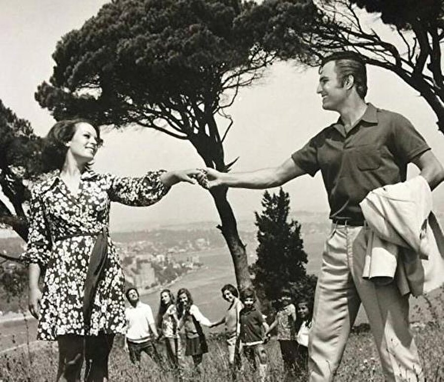 Hülya Koçyiğit ve Ediz Hun
