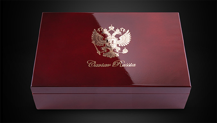 Rusya başkanı Vladimir Putin için hazırlanmış yeni 3310 altın ve titanyum ile kaplandı.