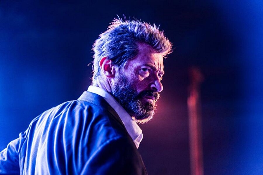 Logan
James Mangold'un yönetmen koltuğunda oturduğu Logan, Hugh Jackman'ın son kez hayat verdiği Wolverine/Logan'ın genç bir mutantı ne pahasına olursa olsun korumaya çalışmasını anlatıyor. Yakın gelecekte, yorgun savaşçı Logan'ın önemsediği tek şey hasta olan Profesör X'i Meksika sınırında saklamaktı. Ancak Logan'ın dünyadan ve kendi efsanesinden saklanma çabası, karanlık güçler tarafından takip edilen genç bir Mutant'ın gelişiyle sona erer.
Vizyon Tarihi: 03 Mart 2017
Fragmanı izlemek için: