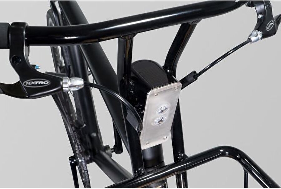 Gövdesi alüminyum malzeme ile oluşturulan bisikletin ağırlığı 15,8 kilogram.  Kickstarter üzerinden tanıtılan proje şimdiye kadar yaklaşık 126 bin dolar fon desteği topladı. Ağustos ayında ilk sevkiyatı başlayacak bisikletin fiyatı ise yaklaşık 1.500 dolar olacak.
