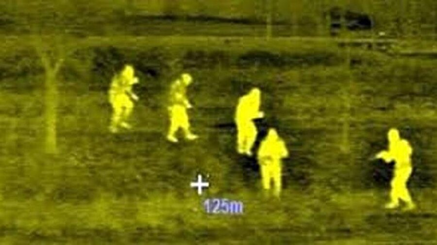 : Şemsiye açıp kaçan PKK'lılar, F-16'ya yakalandılar.