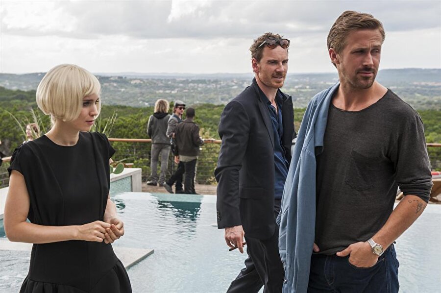 Weightless
Yönetmen: Terrence Malick
Oyuncular: Ryan Gosling, Christian Bale, Natalie Portman, Rooney Mara, Michael Fassbender ve Cate Blanchett