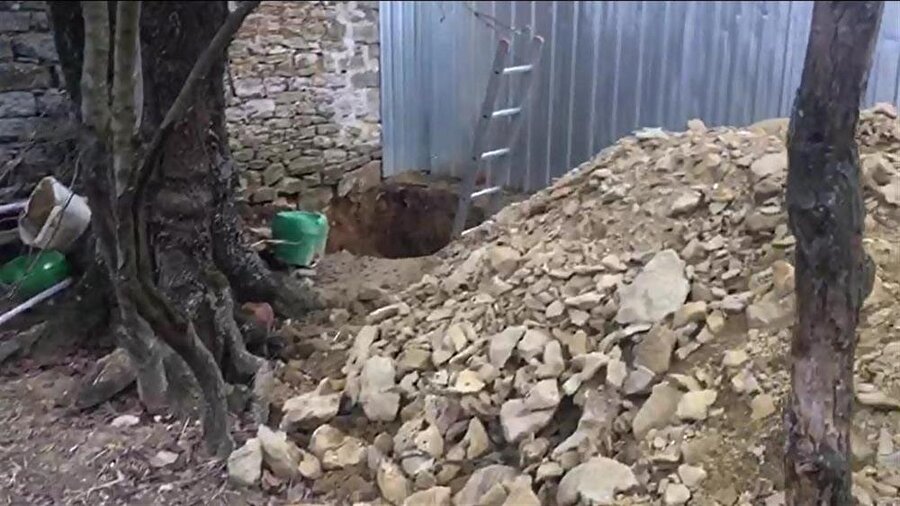 Define bulacağız diye evden ocaktan oldular .