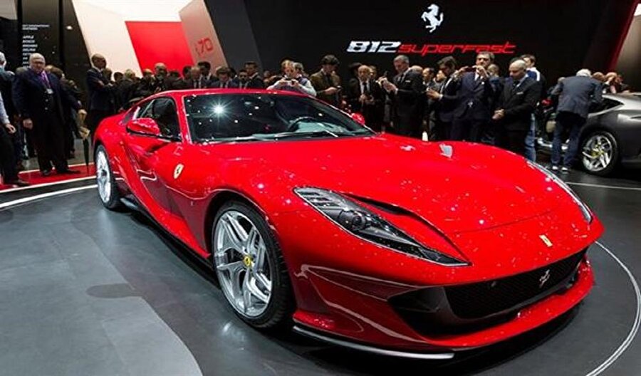 Ferrari'nin en hızlı ve en güçlü modeli: Türkiye'ye sadece 1 tane gelecek