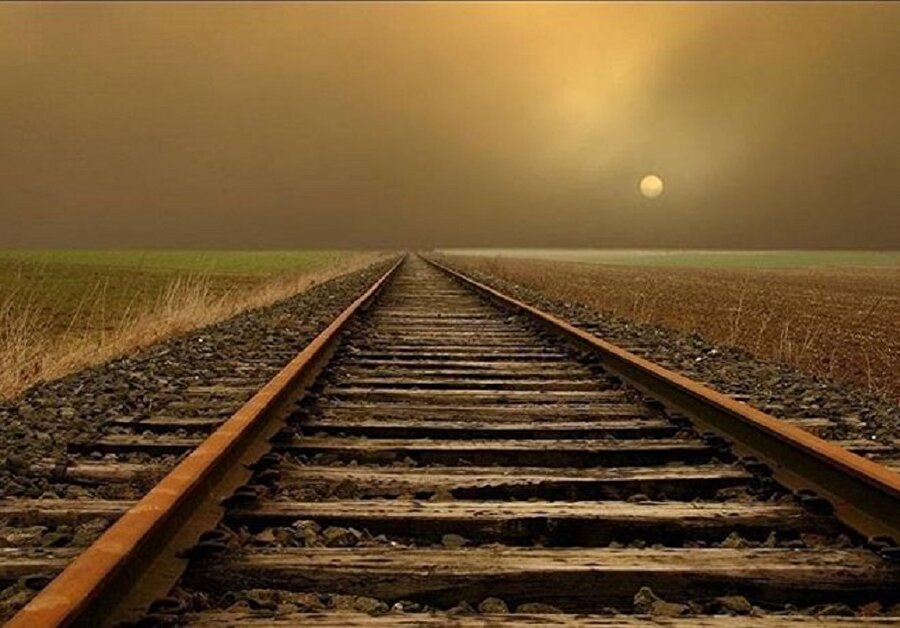 Tren üzerine gelirken selfie yapıp paylaşacaktı.