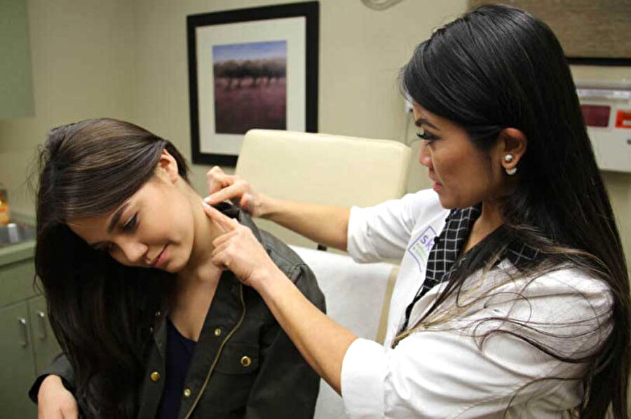 2,5 milyona yakın takipçisi var
Dr. Pimple Popper'in Youtube kanalında 2,5 milyona yakın takipçisi var.