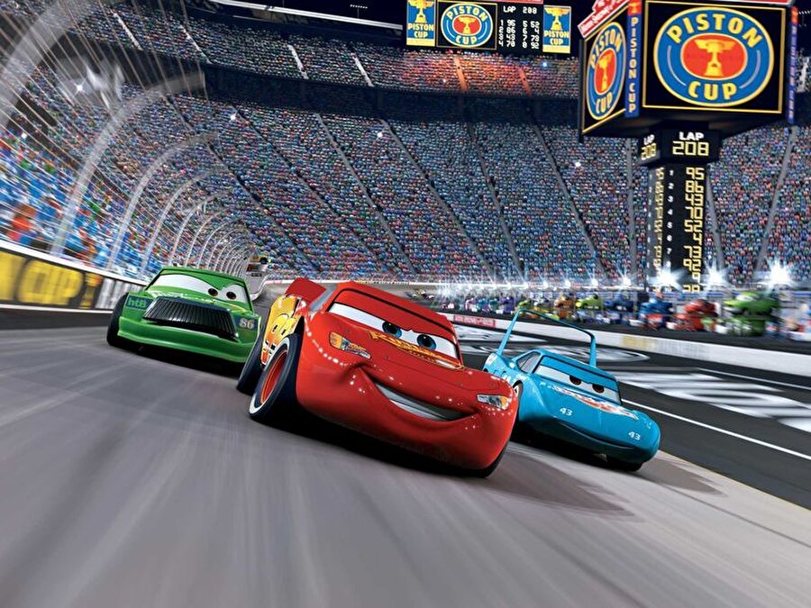 Cars
Pixar tarafından yapılan ve Disney tarafından dağıtımı yapılan bu animasyon film de araba severlerin seveceği türden bir filmdir. Piston kupasını almak isteyen birbirinden güçlü arabalar yarışmanın yapılacağı yere doğru yola çıkar. Yarışın en favori isimlerinden birisi olan Şimşek McQueen bir kaza sonucu ufak bir kasabaya yolu düşer. Sonrasında filmin seyri değişir. Dostluğu, arkadaşlığı anlatan, kazanma hırsına eleştirel bir yönden bakan bu animasyon sadece küçük yaştakilere değil, büyüklere de hitap eder.