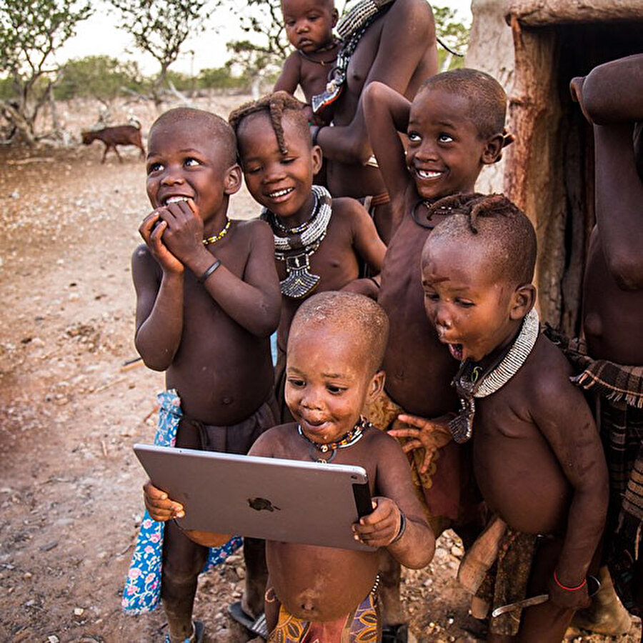 İlk kez Ipad gören Afrikalı çocuklar

                                    
                                    
                                
                                