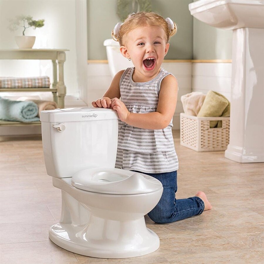 Çocuklar ilk zamanlarda sık sık tuvalete gitmek isteyebilir ya da kokudan rahatsız olup tepki verebilirler. Tuvalete çok sık gitmelerini eleştirmeyin. Tuvaletin pis ve kötü bir şey olmadığını bu durumunun son derece normal olduğunu onlara anlatın. 