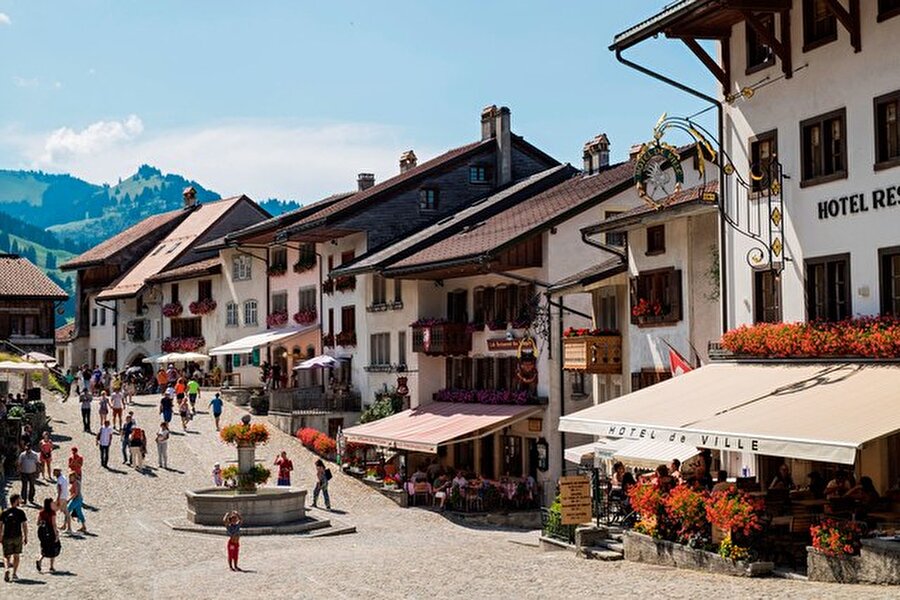 Gruyères, İsviçre

                                    
                                