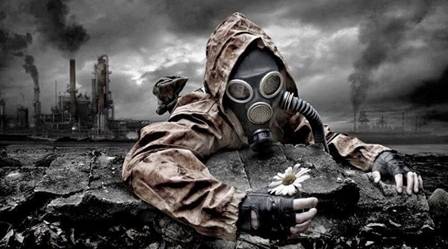CIH Virüsü
(Yukarıdaki resimde Çernobil faciasına atıfta bulunulmuştur. Çernobil reaktör kazası 26 Nisan 1986 tarihinde Ukrayna Pripyat şehrinin 14.5 km. kuzeybatısında bulunan Çernobil şehrinde konuşlu olan Çernobil Nükleer Santrali'nde yapılan bir deney esnasında meydana gelen nükleer kaza felaketidir. Olay sonrası Türkiye'de radrasyondan etkilenmiştir.)

1998 yılında 26 yaşındaki Chen Ing-Hou adına Çinli bir bilgisayar mühendisi tarafından oluşturulan ve tarihin en etkili virüsleri arasına giren bu virüs, bulaştığı bilgisayarlara büyük zarar vermektedir. Bilgisayarla 90'lı yılların sonlarında tanışmış insanlar için Chernobyl hâlâ korkulu bir rüyadır. 1998 yılında ortaya çıkan CIH virüsü Çernobil faciasının yaşandığı gün devreye girmişti. CIH virüsü, sabit diskleri çalışmaz hale getirip BIOS'lara zarar veriyordu. Dünya çapında sayısız bilgisayar için kabus olan Chernobyl 80 milyon dolarlık hasara neden oldu. Günümüzde hala etkisini devam ettirebilen sayılı virüslerden biridir. Kendini RAM'e gizlemesiyle ünlü olan bu virüs, değişik zamanlarda aktif olmaktadır. Genellikle her ayın 26'sında etkili olan bu virüs, BIOS'a girerek PC'nin açılışını engeller ve bilgisayarı kullanılmaz hale getirir.

Cih virüsü, 1999 ve sonrasındaki yıllarda 26 Nisan gününde tetiklendi ve virüs kodunda tetiklenme sonrası gerçekleştirilmek üzere programlanmış olan işlemi gerçekleştirdi. Virüs kodundaki hasar oluşturucu prosedürler iki kısımdır. Birincisi, yazma koruması içermeyen Flash BIOS'ların içeriğini çöp kod ile doldurmak. İkincisi, sabit diskin başlangıcından itibaren, maksimum 2048 olacak şekilde adet sektöre çöp kod yazılmasıdır. Gerek bilgisayar camiası gerekse kullanıcılar, bu kadar yıkıcı etkiden sonra virüsün kökünün kazındığını ve 2000 yılında bir sorun olmayacağını düşünmüşlerdi. Ancak bu düşünceler sadece 2000 değil 2001, 2002 ve devam eden yıllarda da büyük birer yanılgı oldu. İşin asıl ilginç ve de kötü yanı Cih virüsünün verdiği hasar nedeniyle değil de yapılan yanlış ve bilinçsiz müdahalelerle insanların verilerini kaybediyor olması. Bu yüzden, gerek hasarın yapısı gerekse hasar sonrası yapılması ve yapılmaması gerekenler ile ilgili doğru bilgileri vermek akıllıca bir davranış olacaktır.