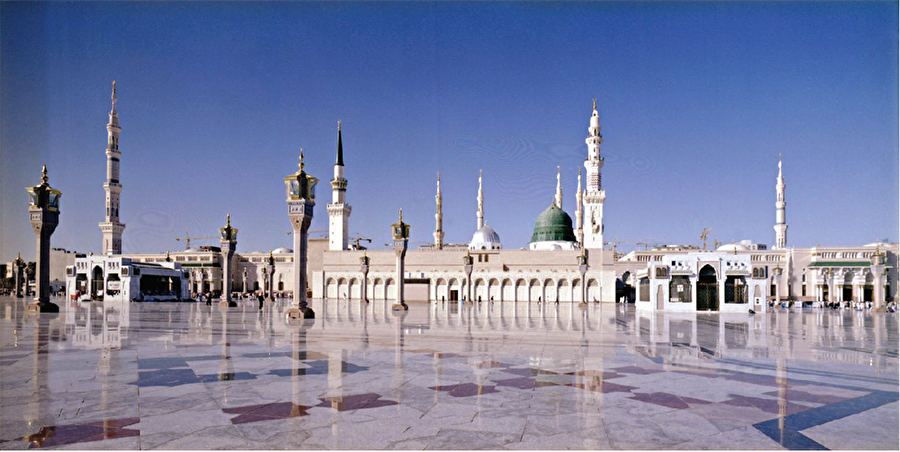 Hicret öncesinde müslümanlar arasında Peygamber Efendimiz'in doğumunu başlangıç olarak alan Muhammedi takvim kullanıldı.