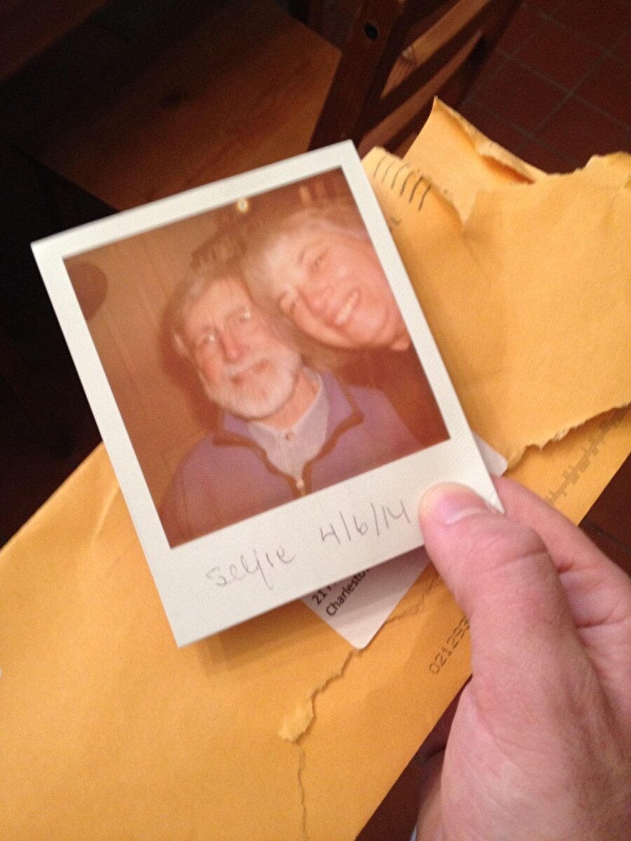 "Ailemden selfie göndermelerini istedim, postayla bu geldi"
