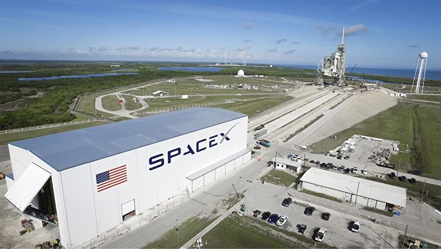 NASA ve SpaceX birlikte hareket edecek
Mars'a göndereceği astronotlarla birlikte testlere devam edecek olan NASA, Elon Musk'ın yenilikçi şirketi SpaceX ile birlikte hareket ederek çalışmaları hızlandırma yoluna gidecek.