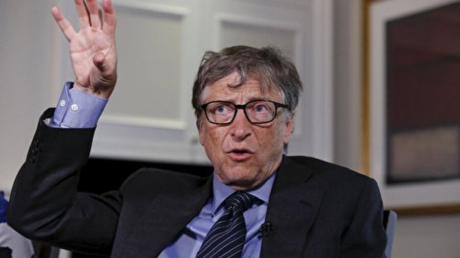 Bill Gates, Liam Neeson ve Anna Kendrick ünlü fizikçinin yeni sesi olmak istediklerini açıkladı. 