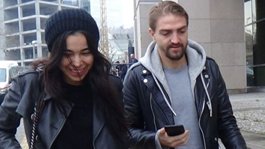 Temizlikçi oldu!
Daha önce moda sektörüne atılan, şimdilerde ise televizyon programı sunan Atalay'ın Maslak'ta bir temizlik şirketi kurduğu konuşuluyor.