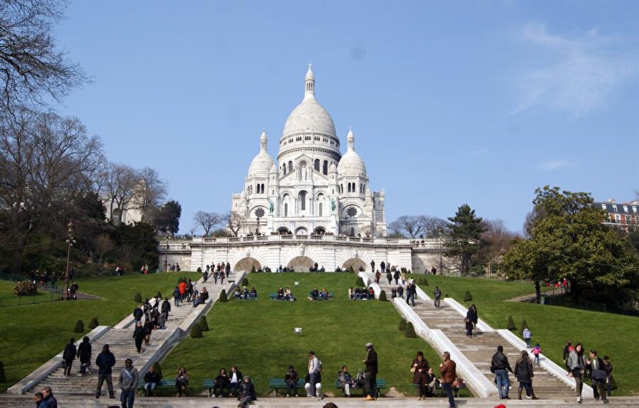 Sacré-Cœur Bazilikası, Paris

                                    
                                    
                                    Yıllık Ziyaretçi: 10.500.000
                                
                                
                                