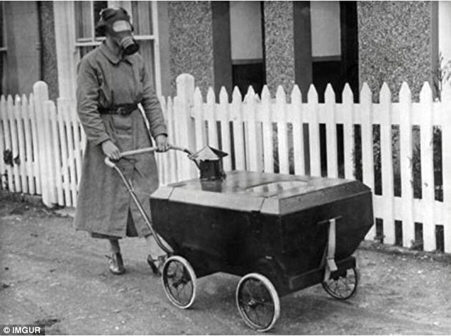 Garip bir icat
1938 yılında İngiliz bir firma; savaş çıkması halinde gaz emniyetli bebek arabalarını üretti. 