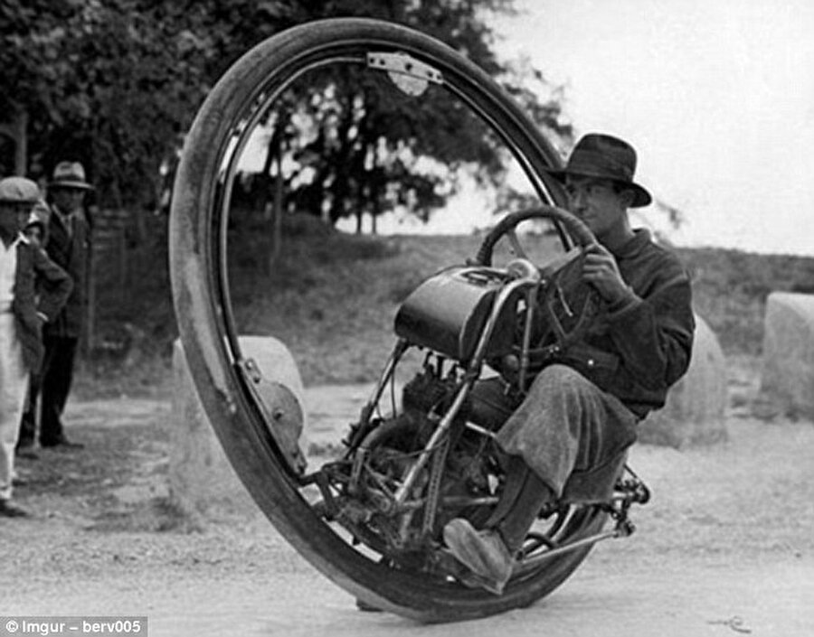 Tekerlekli tekerlek
1931 yılında icat edilen tekerlekli bisiklet.