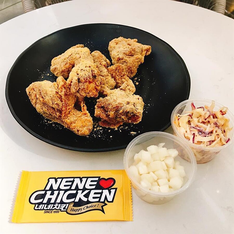 Güney Kore: Nene Chicken

                                    
                                