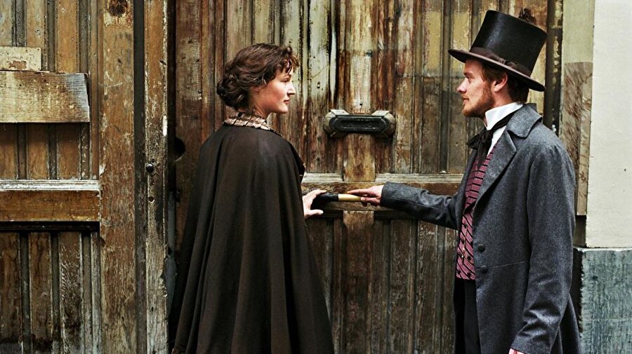 Genç Karl Marx

                                    
                                    20. yüzyılın en önemli filozoflarından Marx'ın gençlik yıllarını konu alan Genç Karl Marx, Kapital'in yazarını merkeze alan ilk kurmaca film. Karl Marx'ın 1844'te, 26 yaşındayken Paris'e sürgüne gitmesiyle başlayan film, düşünürün daha sonra yakın dostu ve çalışma arkadaşı olacak Friedrich Engels'le tanışması ve birlikte komünizmin ve işçi hareketinin temellerini atışlarını, ayrıca dönemin siyasal atmosferi ve kişiliklerini de anlatıyor.
                                
                                