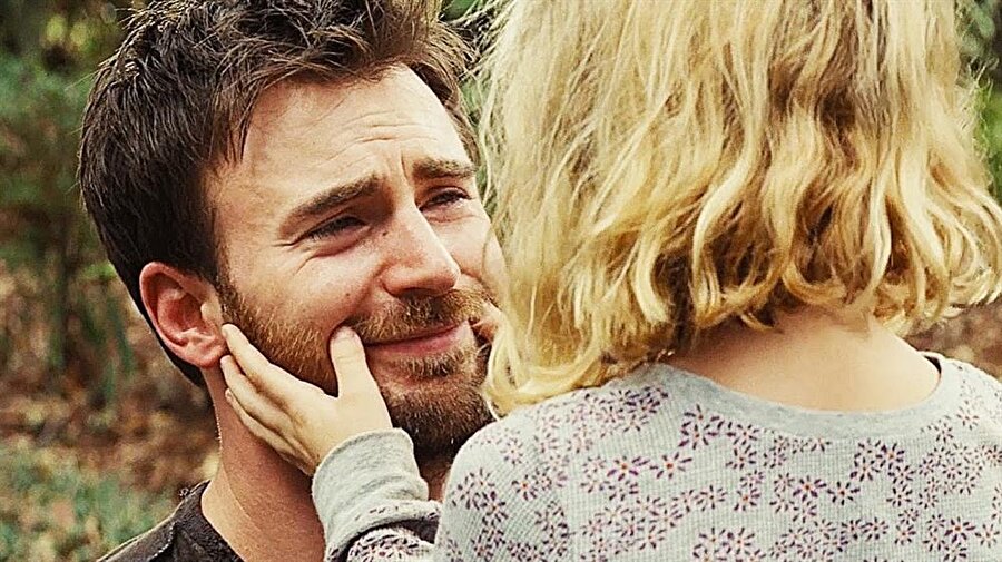 Deha

                                    
                                    Başroldeki Chris Evans ve çocuk oyuncu Mckenna Grace'in başarılı performanslarının yanı sıra sivri diyalogları ve güçlü karakterleriyle Deha kalpleri fethedecek. Bu son derece eğlenceli ve sıcak komedi-dram, 7 yaşındaki yeğeni Mary'i tek başına ve kendi kurallarıyla yetiştirmeye kararlı Frank'i izliyor. Mary'nin matematik alanında dehâ olduğunun anlaşılması, Frank'i kendi annesiyle Mary'nin velayeti için karşı karşıya getiriyor. Aşkın (500) Günü filminden tanıdığımız Marc Webb'in yönettiği Deha, çocuk yetiştirme, aile ve sistemin karşısında durma hakkında, başından sonuna keyifle izlenen bir yapım.
                                
                                