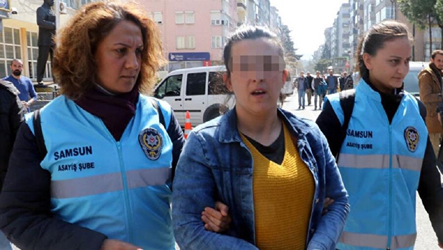 Samsun'da bir anne çocuğunu yaralayanlara dehşeti yaşattı.