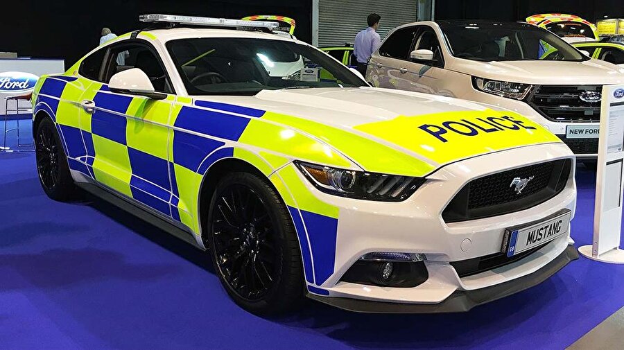 İngiliz polis teşkilatı 185 bin dolarlık Ford Mustang V8 kullanıyor. 

                                    
                                    
                                    
                                
                                
                                