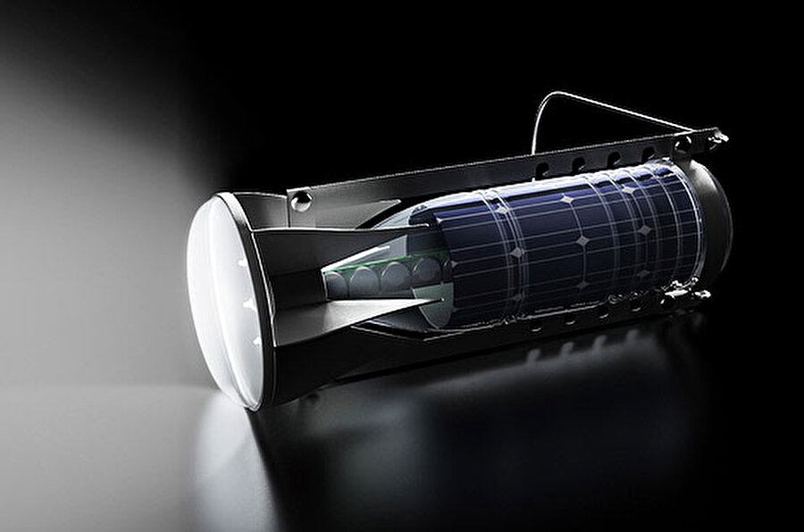 En yenilikçi ürünlerin ödüllendirildiği bir yarışma

                                    Bu yıl ilki düzenlenen "European Product Design Award" tasarım ödülleri, ürün tasarımı alanında ulaşım araçları, mobilya, kentsel ürünler gibi farklı başlıklarda en yenilikçi uygulamaları ödüllendirmeyi amaçlıyor. Aynı zamanda kazanan tasarımlar için bir akreditasyon niteliği taşıyan yarışma, ürünlerin ve tasarımcılarının tanıtımlarına katkıda bulunulmasını da hedefliyor. Toplumların gündelik hayatlarında yaşam kalitesini artıran ve küresel problemlere çözüm öneren ürünleri tanıtmak ve yaygınlaştırmak amacıyla düzenlenen "European Product Design Awards" yarışmasının sonuçları açıklandı.
                                