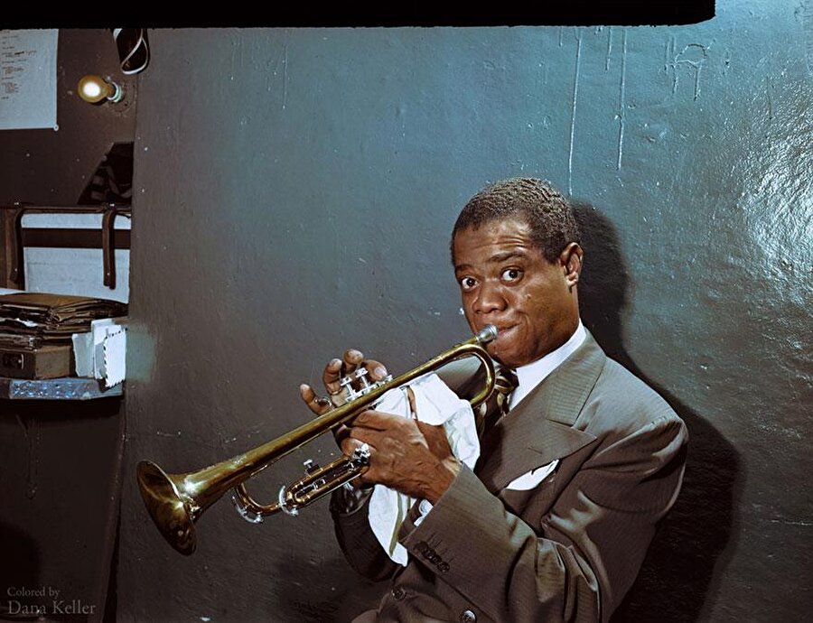 
                                    Louis Armstrong çalışma yaparken, 1946
                                