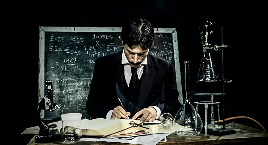 "21. yüzyılın köleleri robotlar olacak"
